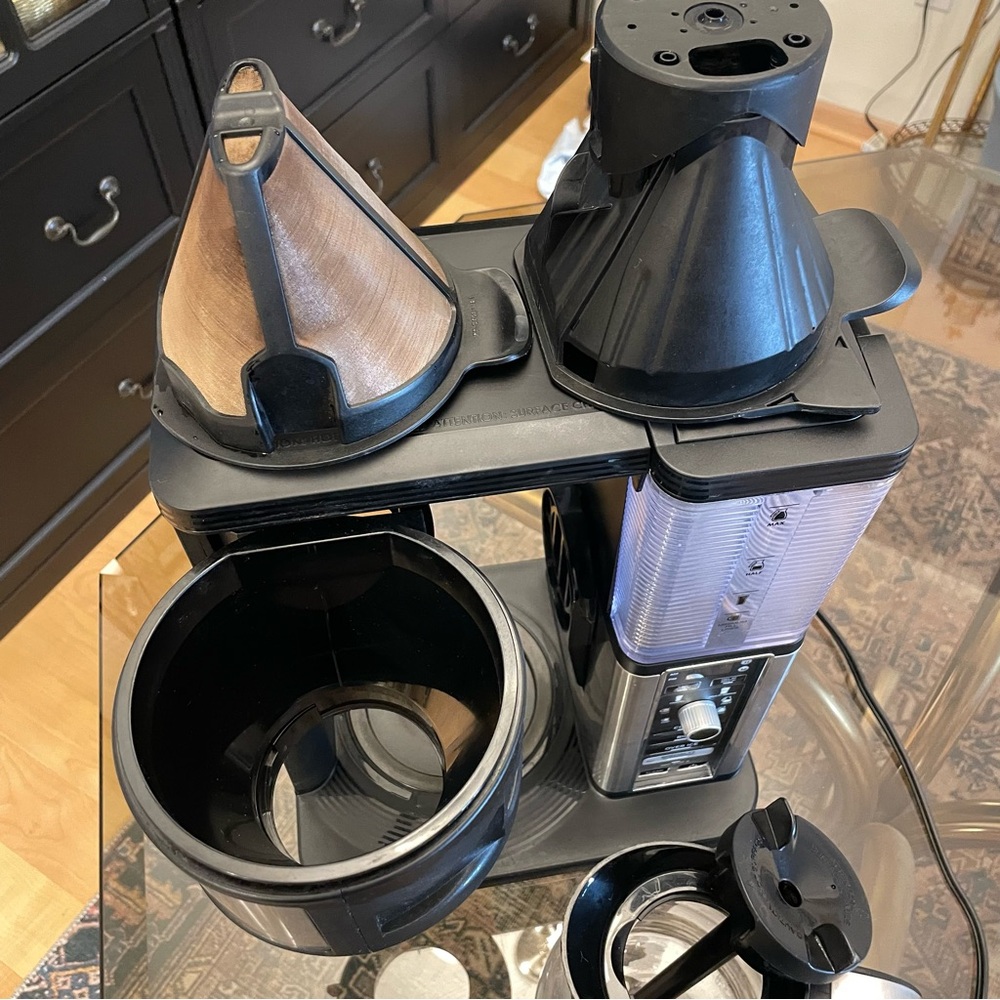 Ninja CM401 Specialty Coffee Maker with Fold Away Frother & Glass Carafe